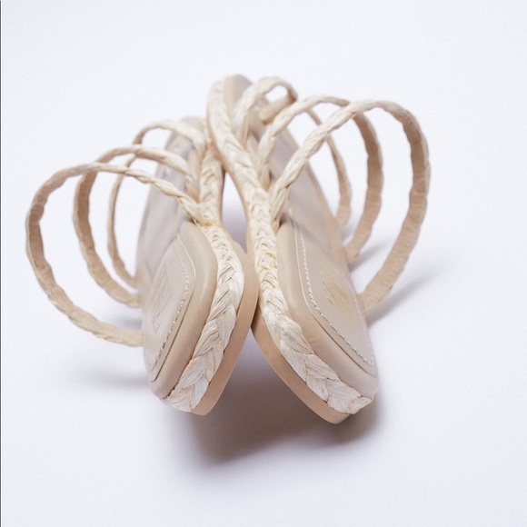 NWT. Zara Cream  Zara Woven Flat Sandals. Size 7,5. - Picture 4 of 7